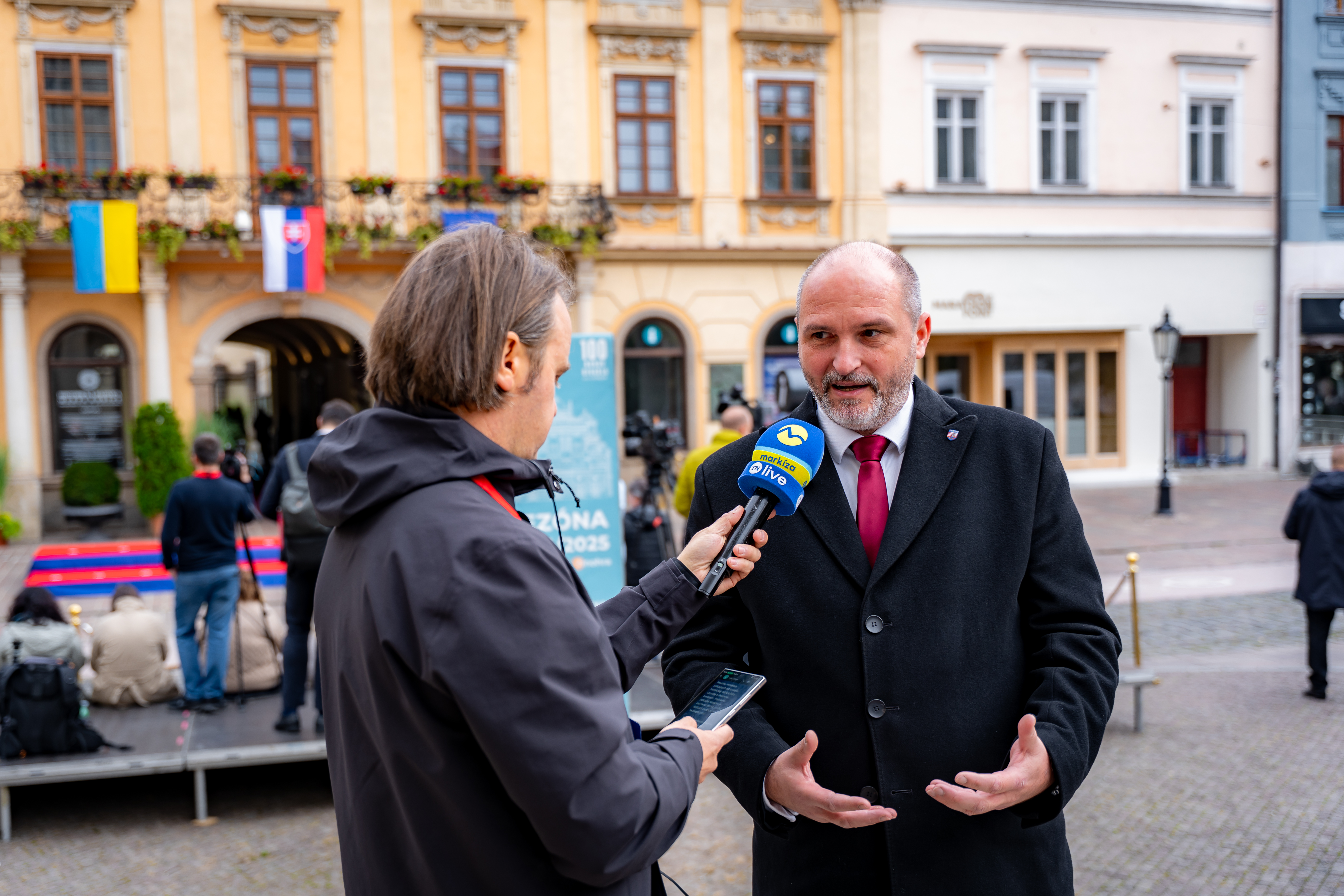 Spolocne rokovanie clenov vlad Slovenskej republiky a Ukrajinyr-50